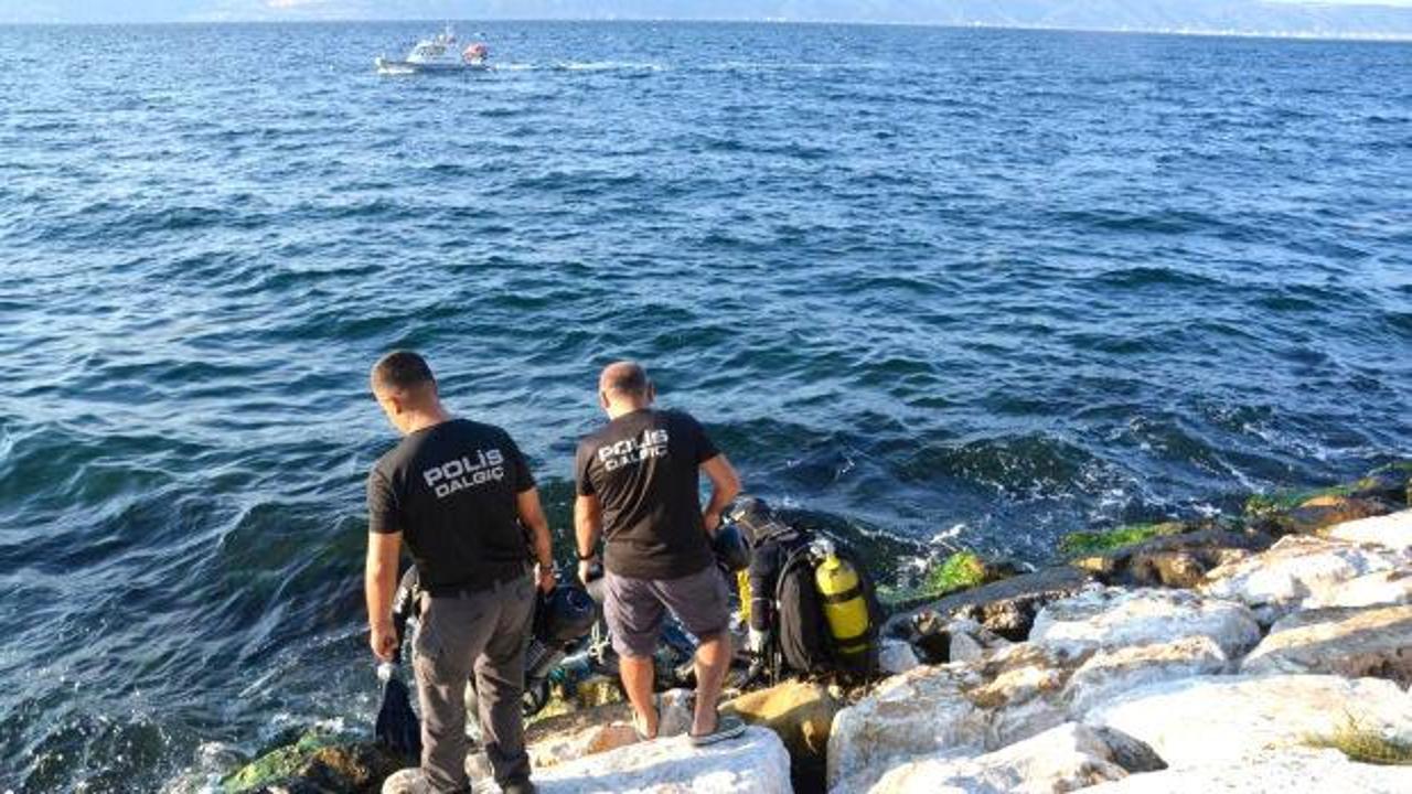 Kuşadası'nda denizde oluşan dalgalar ve kurtarma çalışmaları