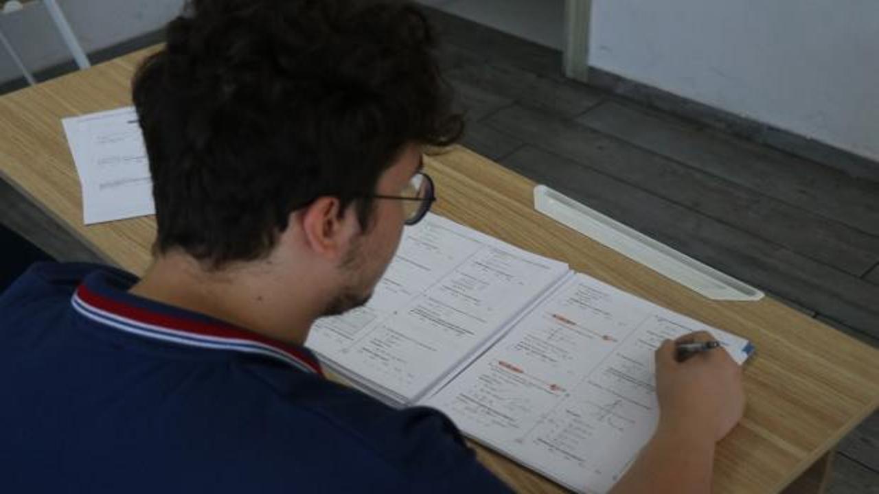 AYT'deki t&uuml;rev sorusu mahkemelik oldu