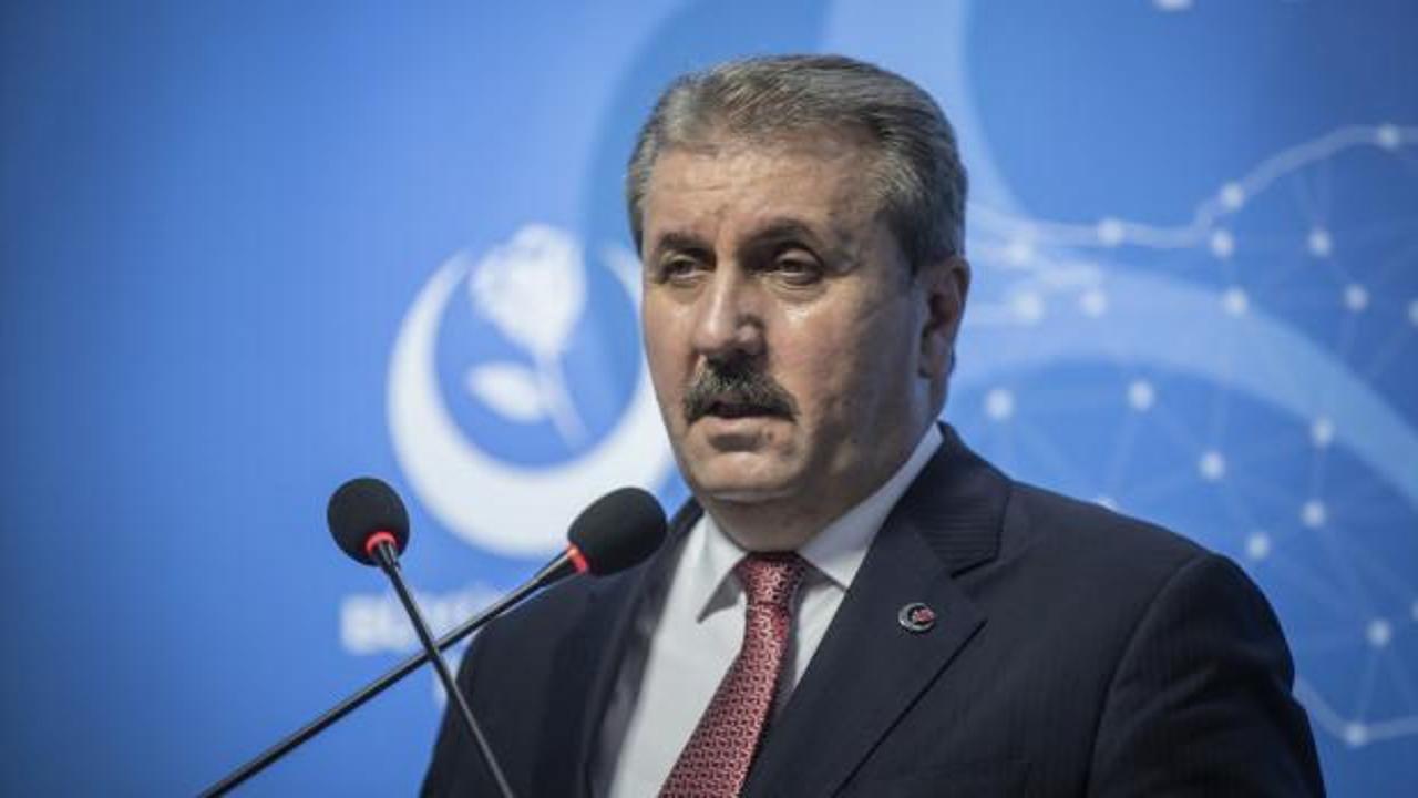 BBP Genel Başkanı Mustafa Destici, Türkçenin önemi hakkında açıklama yapıyor.