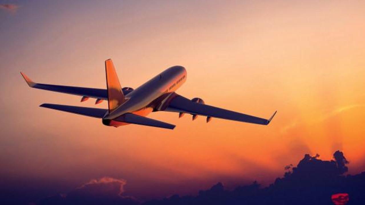 Avrupa Birliği Havacılık Güvenliği Ajansı (EASA) logosu ve İran haritası üzerinde uçuş rotalarını gösteren bir görsel.