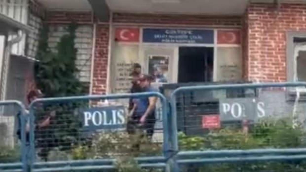 İzmir'de polis operasyonu sonucu kaçmaya çalışırken 4 metreden atlayan hükümlünün cezaevine götürülüşü.