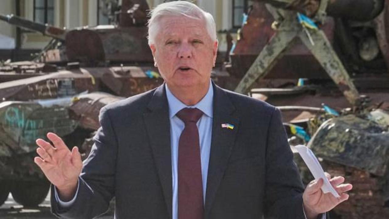 ABD'li Senatör Lindsey Graham'ın Ukrayna Devlet Başkanı Volodimir Zelenskiy ile görüşmesinden bir kare.