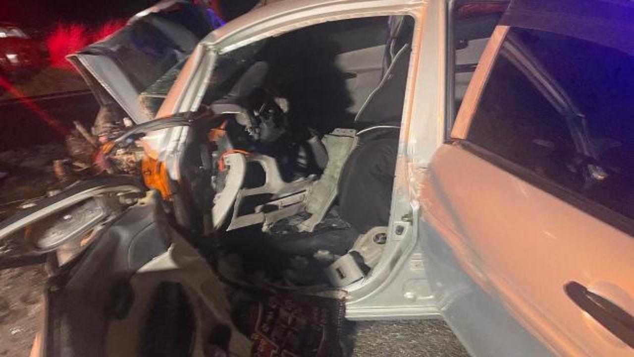 Malatya'da tır ile otomobil &ccedil;arpıştı: 3 &ouml;l&uuml;, 1 yaralı