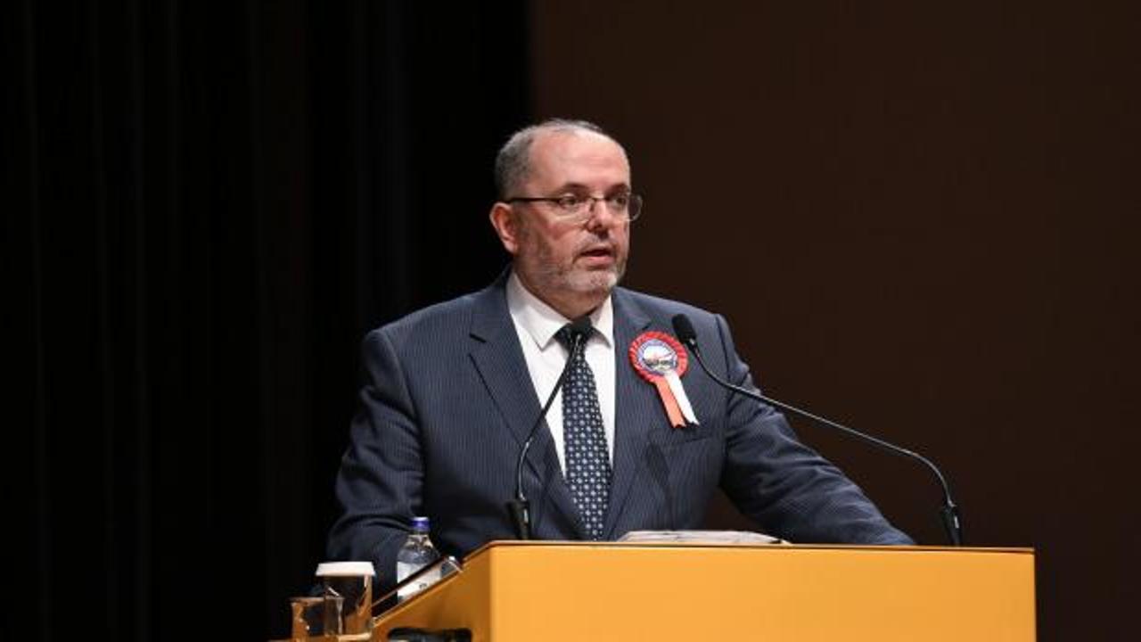 Milli Savunma Üniversitesi Rektörü Prof. Dr. Erhan Afyoncu konuşma yaparken