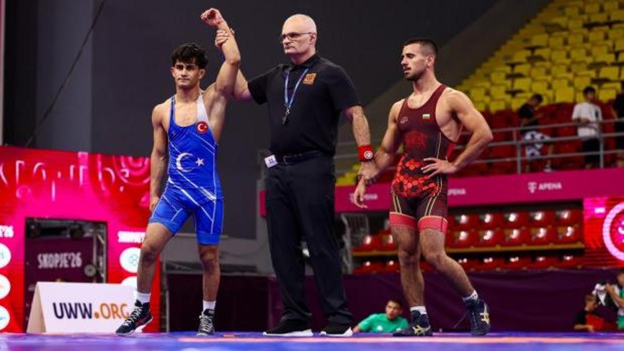 Nurettin Emin Kapal'ın U20 Avrupa Güreş Şampiyonası'nda elde ettiği bronz madalyayı gösteren bir görsel.