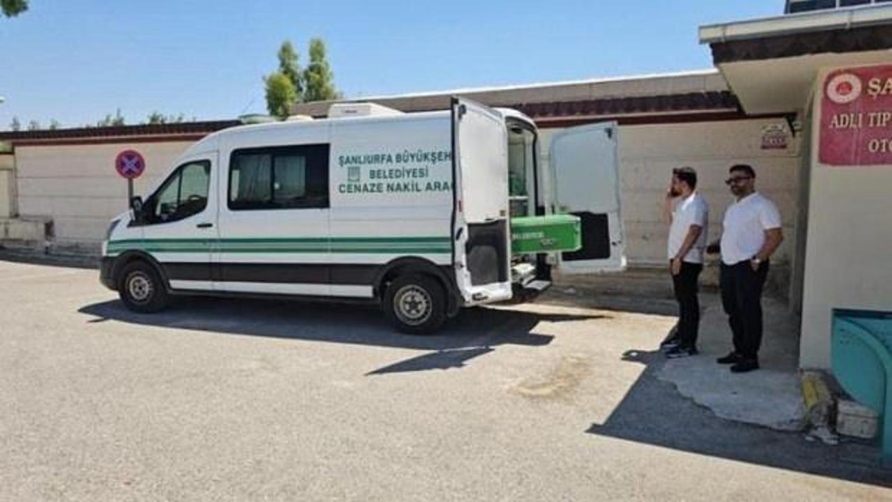 Şanlıurfa'da polis uygulamasından kaçıp araziye gizlenen İran uyruklu Omid Lotfipour, midesindeki uyuşturucu kapsüllerinden birinin patlaması sonucu hayatını kaybetti.