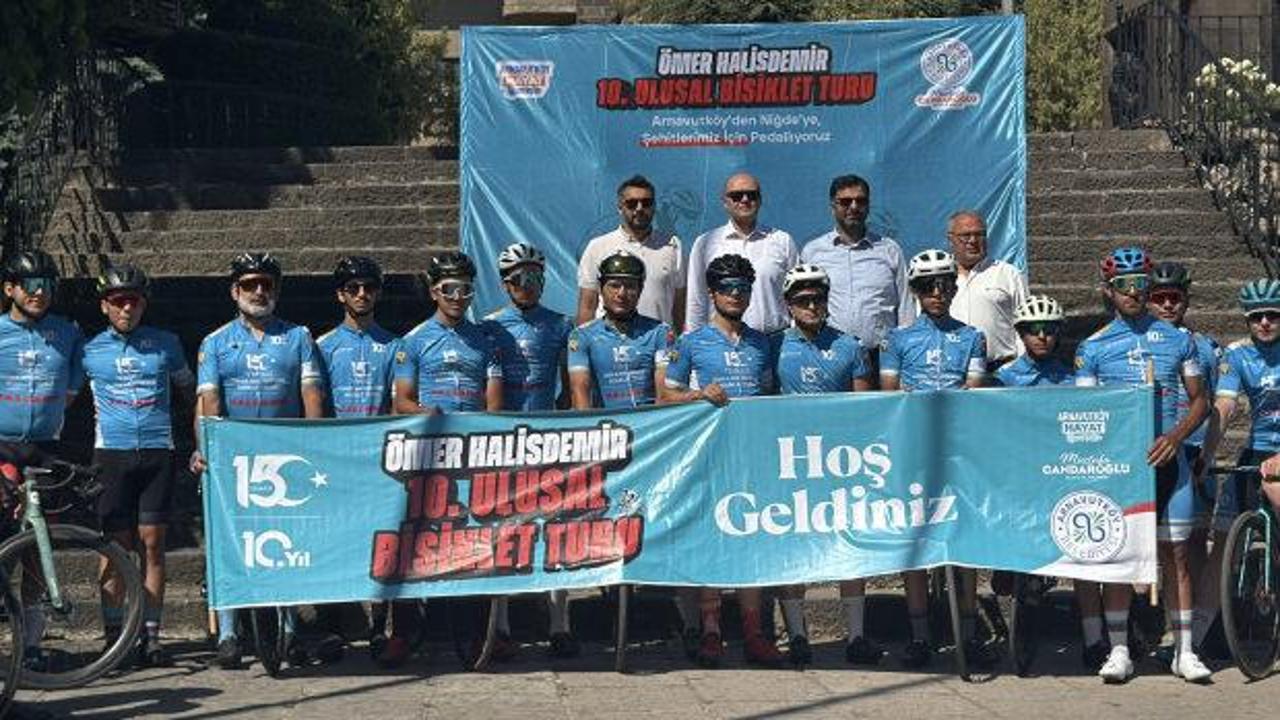 Şehit &Ouml;mer Halisdemir Bisiklet Turu sporcuları Afyonkarahisar'a ulaştı