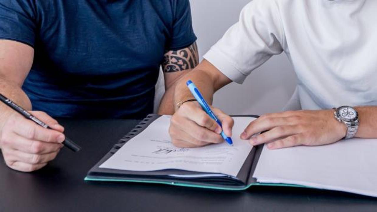 Trendyol Süper Lig futbolcuları sahada top koştururken