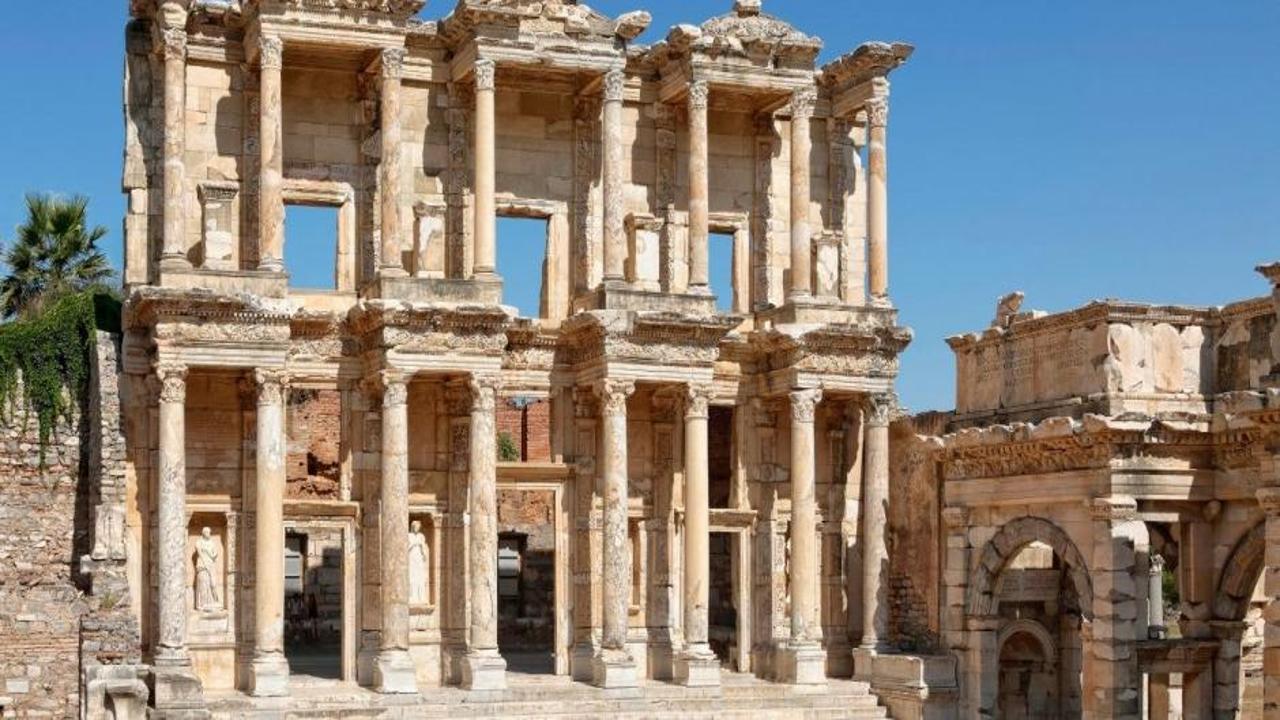 Efes Antik Kenti'nin görkemli kalıntıları