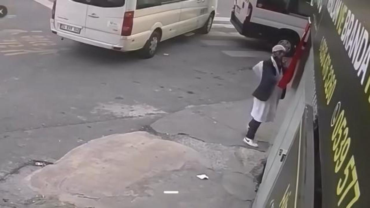 T&uuml;rk bayrağını s&ouml;kerek yere atan ş&uuml;pheli hakkında yeni gelişme!