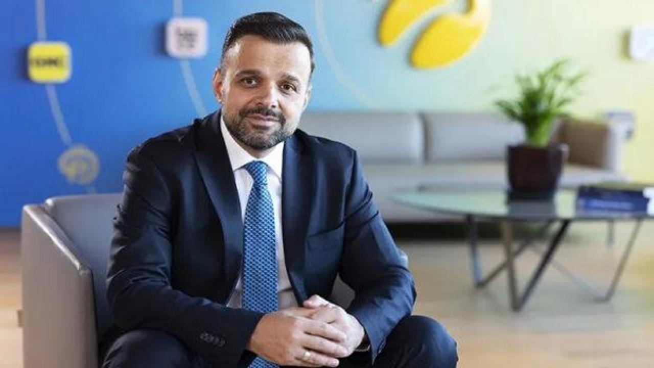 Turkcell Genel Müdürü Ali Taha Koç, yapay zeka zirvesinde açıklamalarda bulunuyor.