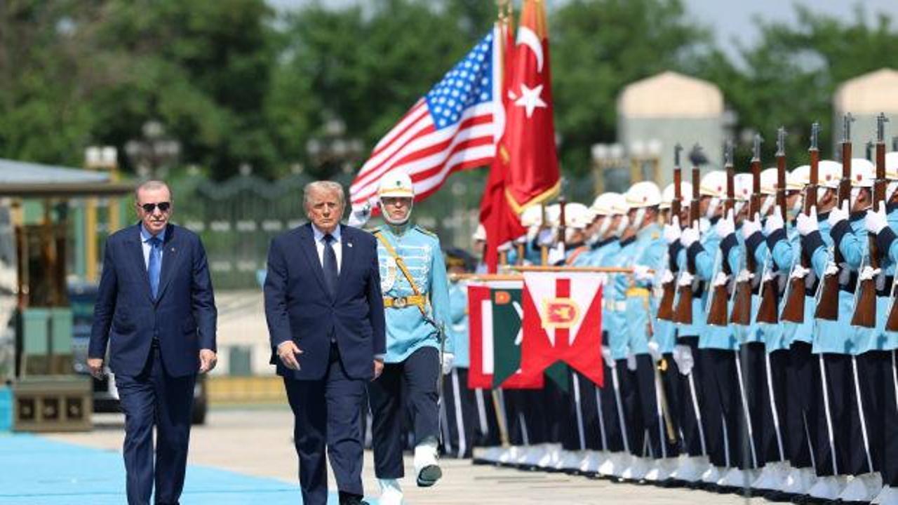 NATO Zirvesi sırasında çekilmiş bir fotoğraf.