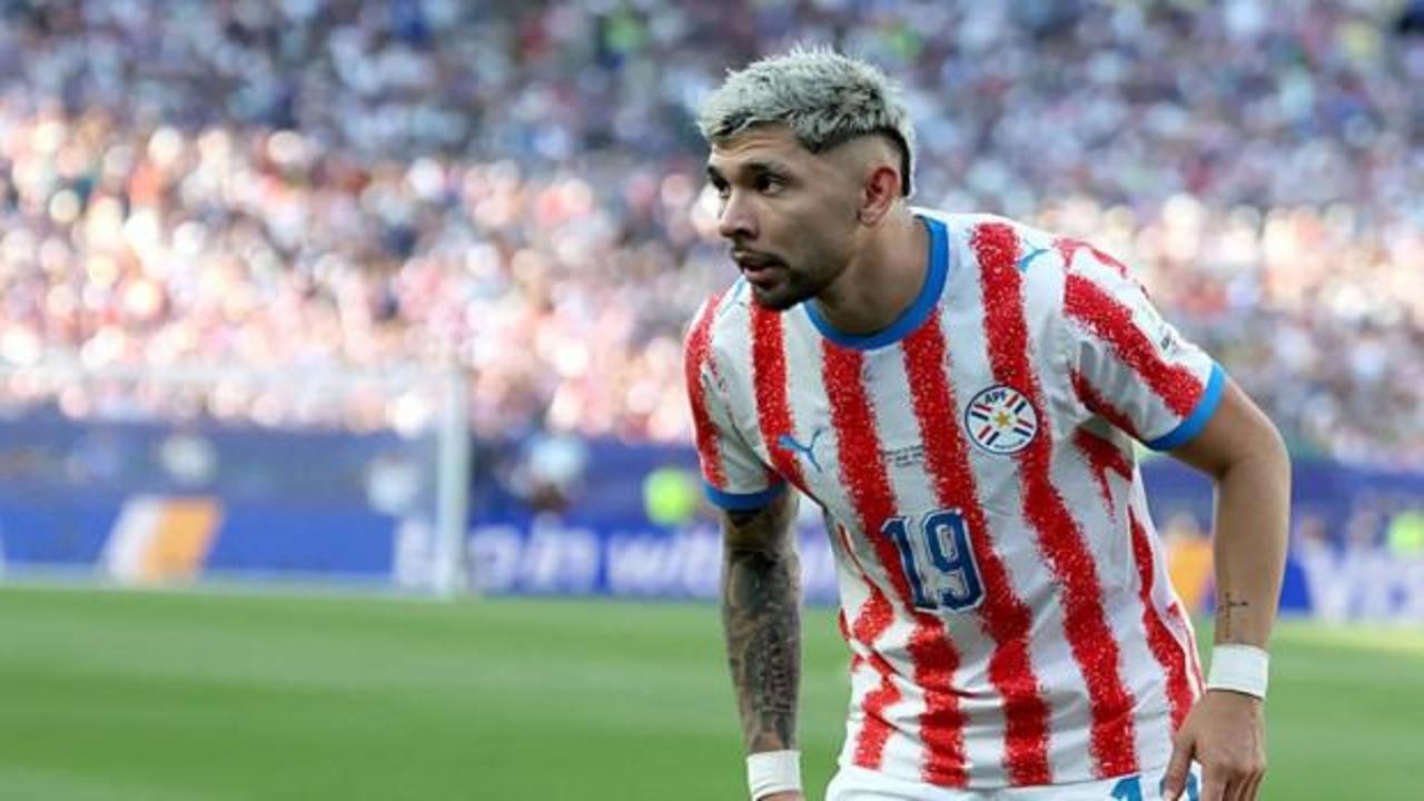 Galatasaray'ın transfer listesindeki Julio Enciso'nun Strasbourg formasıyla çekilmiş fotoğrafı.