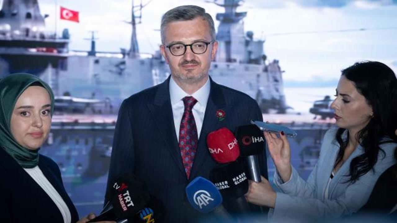 İletişim Başkanı Duran "İrade Bizim, Zafer Bizim" dijital zaman t&uuml;nelini ziyaret etti