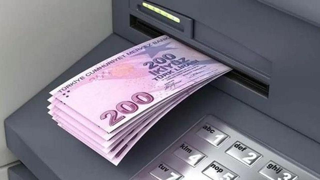 ATM'de para yatırma işlemi sırasında güvenlik sensörlerinin çalıştığına dair bir görsel.