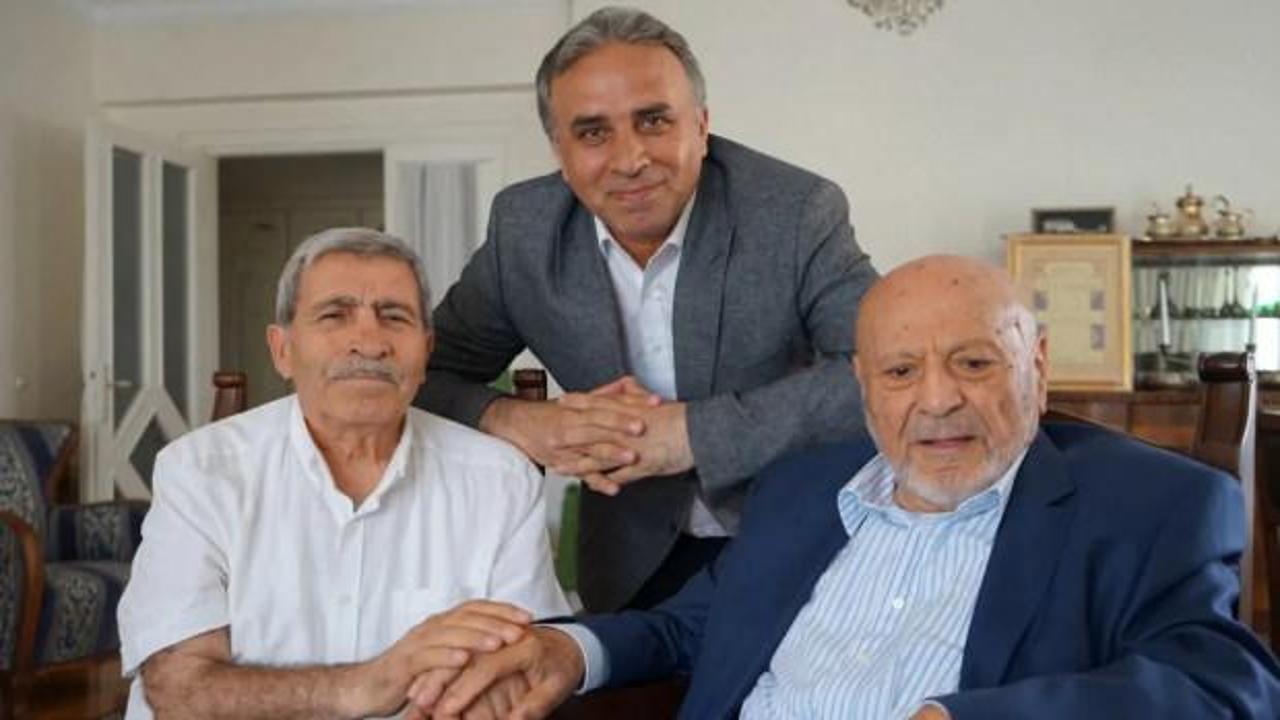 Bir çınarın gölgesinde: Hasan Aksay’ı dinlerken