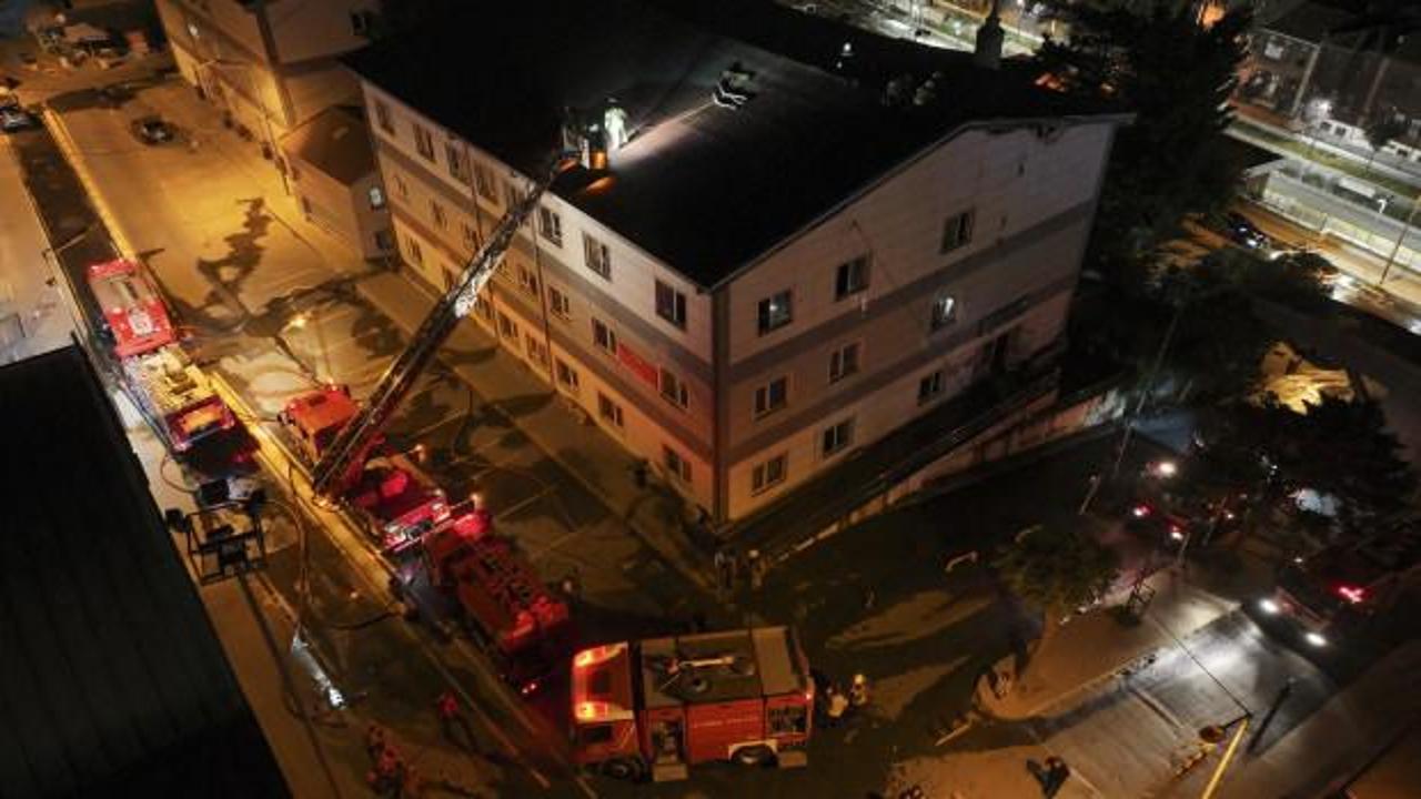 Cerrahpaşa Tıp Fak&uuml;ltesi Hastanesi'nin &ccedil;atısında yangın