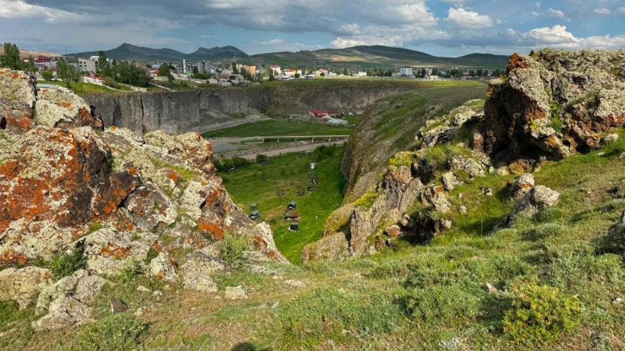 Diyadin Kanyonu'nun dört mevsim farklı güzellikler sunan manzarası