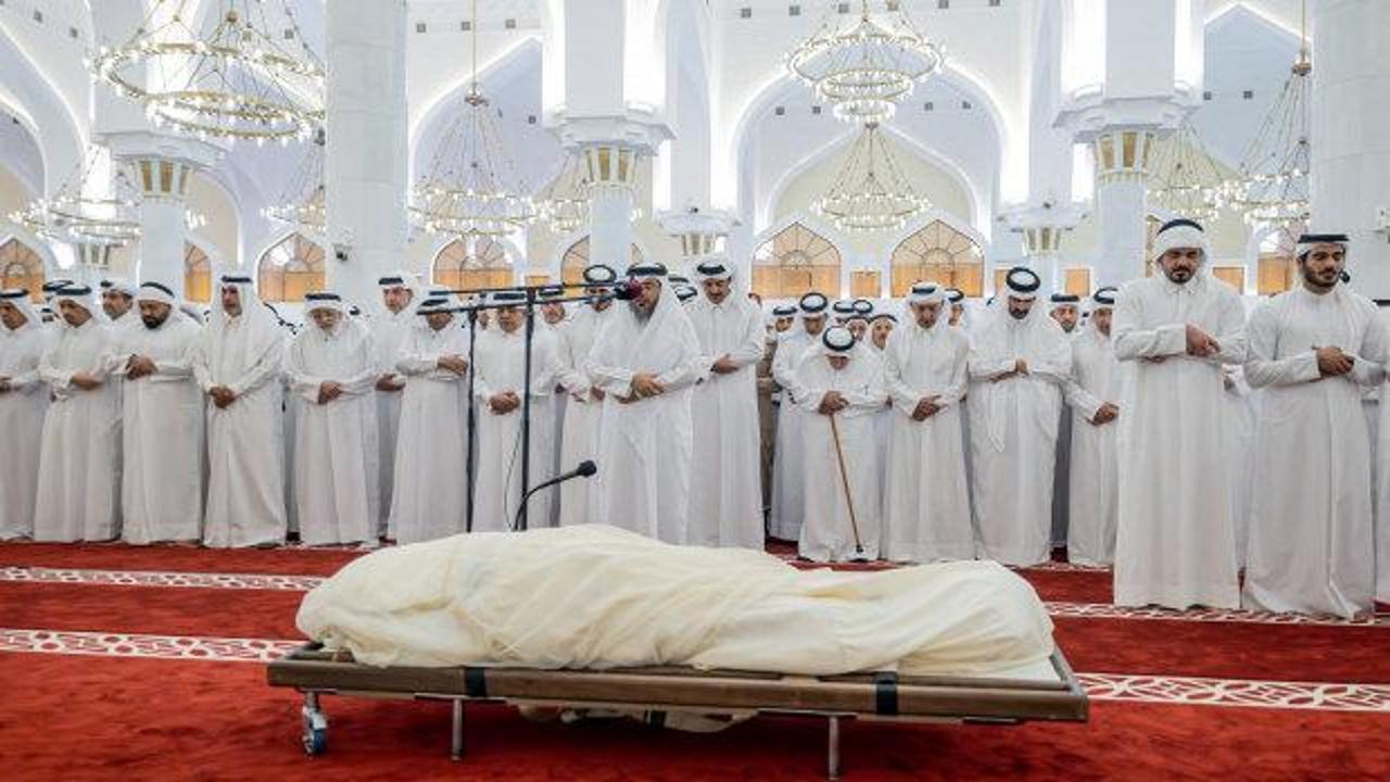 Eski Katar Emiri Hamad bin Halife Al Sani'nin cenaze töreninden bir kare.