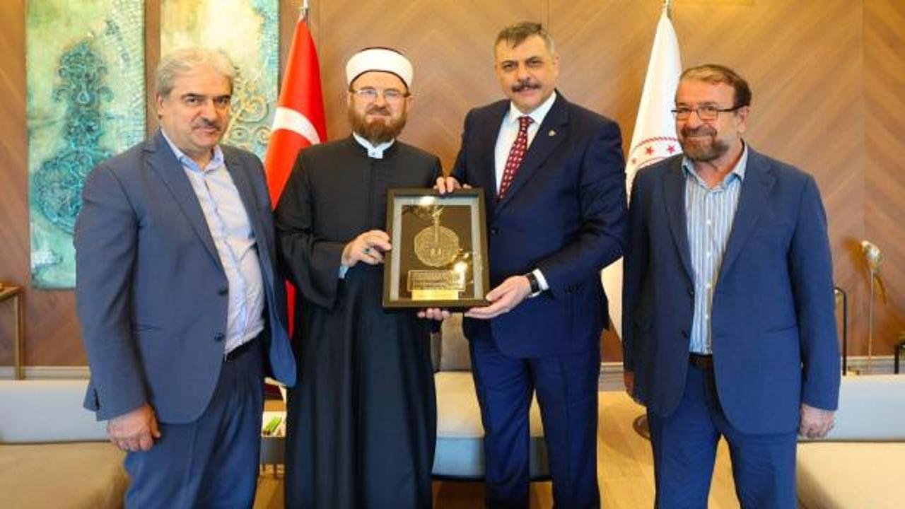 Bakan &Ccedil;ift&ccedil;i, D&uuml;nya M&uuml;sl&uuml;man Alimler Birliği Başkanı Karadaği ile g&ouml;r&uuml;şt&uuml;