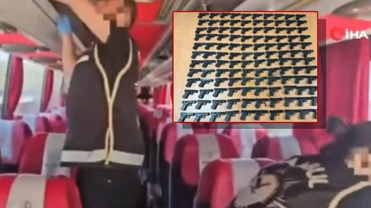 İstanbul'da yolcu otobüsünde yapılan aramada ele geçirilen silahlar ve mühimmatlar