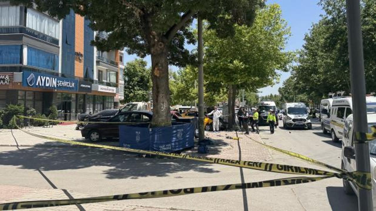 Konya'da korku dolu anlar: Hem ara&ccedil;lara hem yayalara &ccedil;arptı! 2 &ouml;l&uuml;