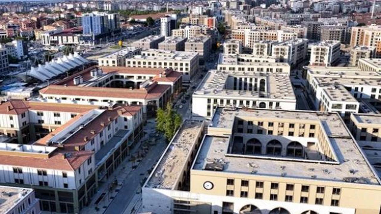 Malatya'da depremin izleri siliniyor! Esnaf kepenklerini a&ccedil;ıyor