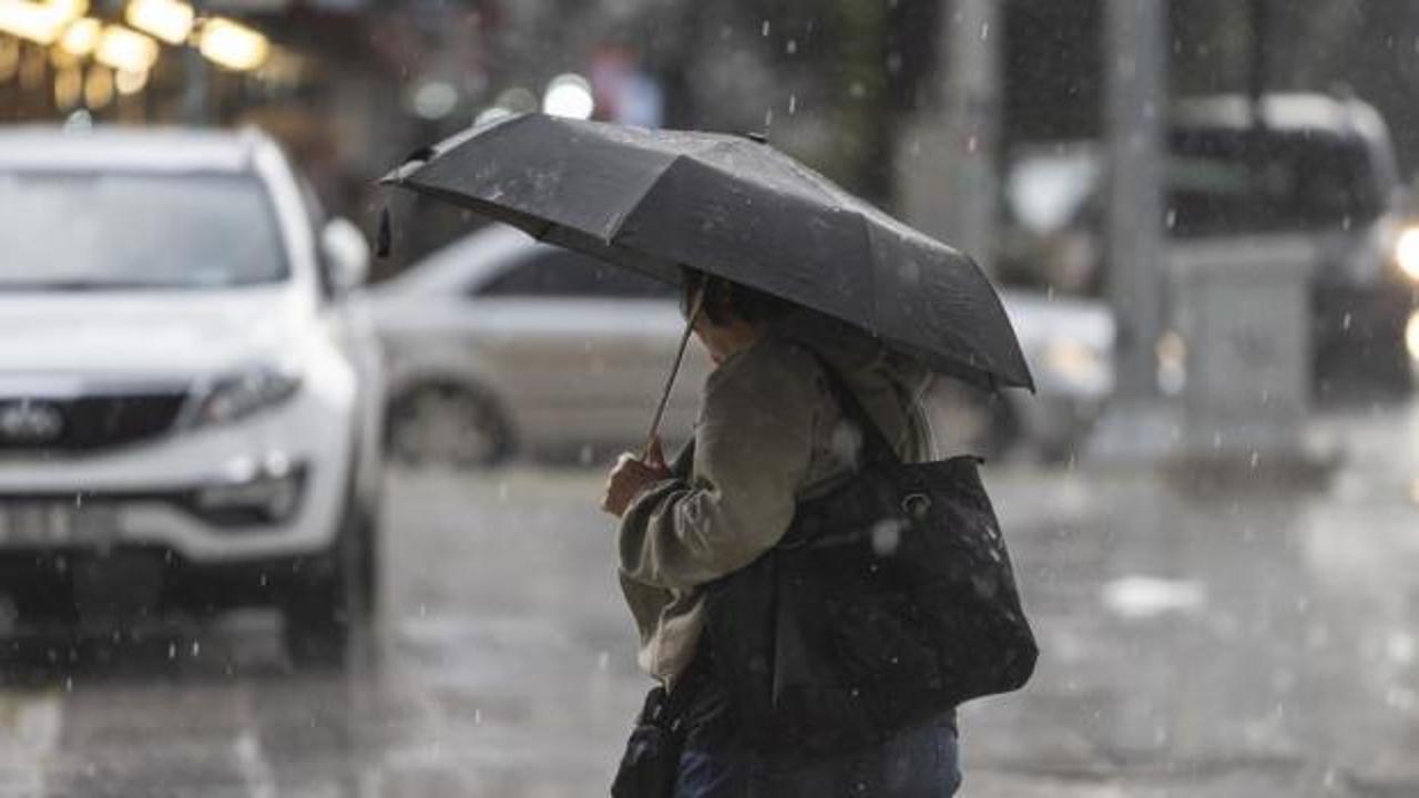 Meteoroloji haritası üzerinde hava durumu tahmini gösteriliyor.