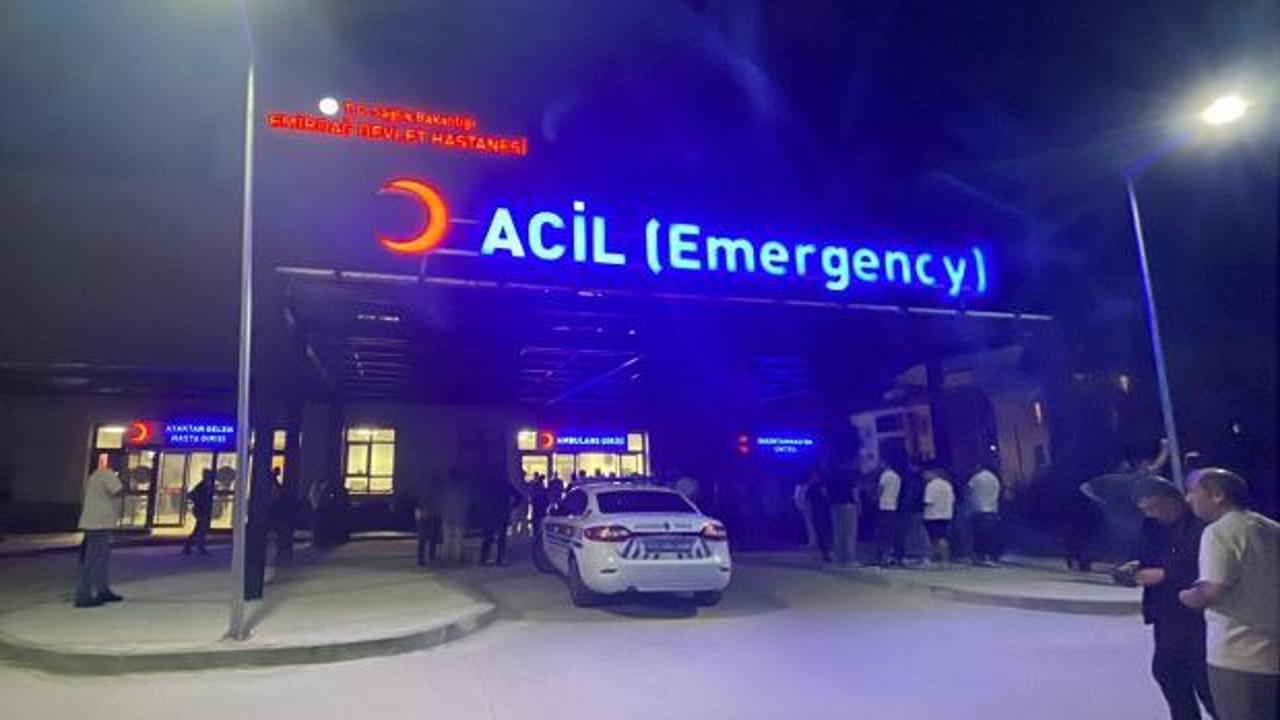 Düğün salonu önünde silahlı saldırı sonrası olay yeri