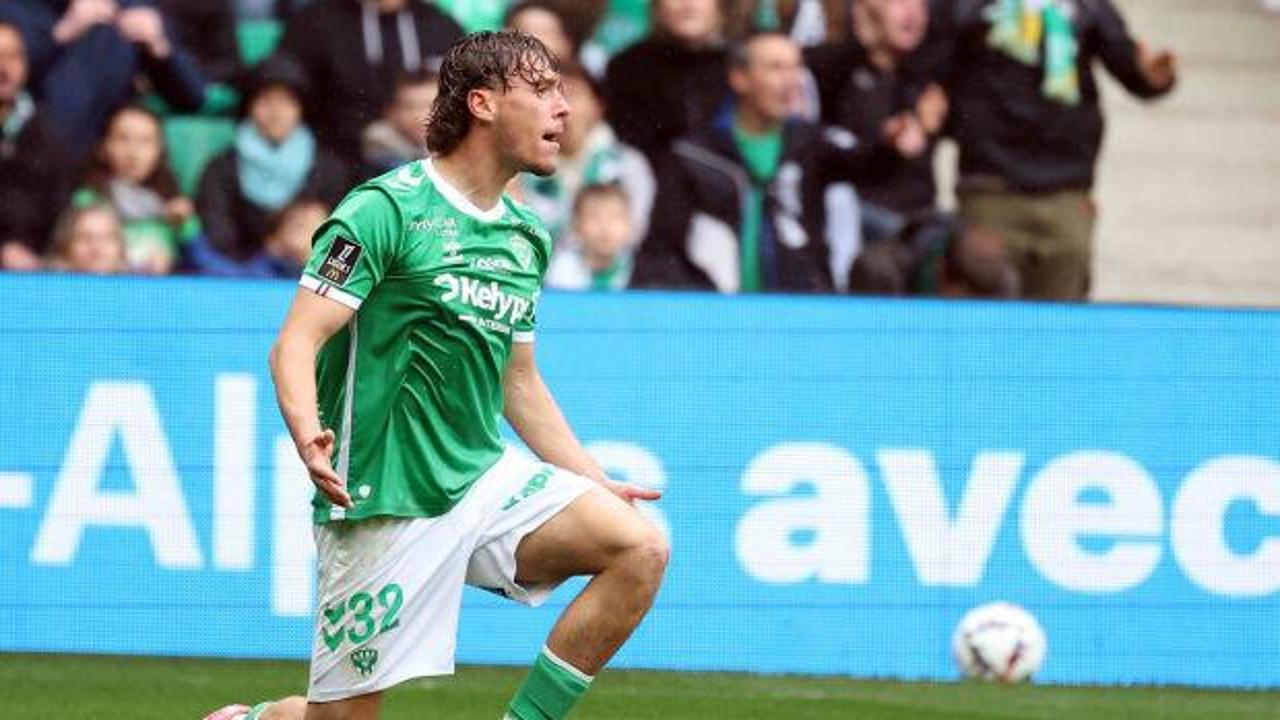 Belçikalı forvet oyuncusu Lucas Stassin