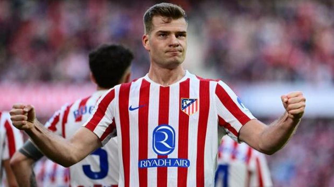 Alexander Sörloth'un Atletico Madrid formasıyla sahada olduğu bir kare.