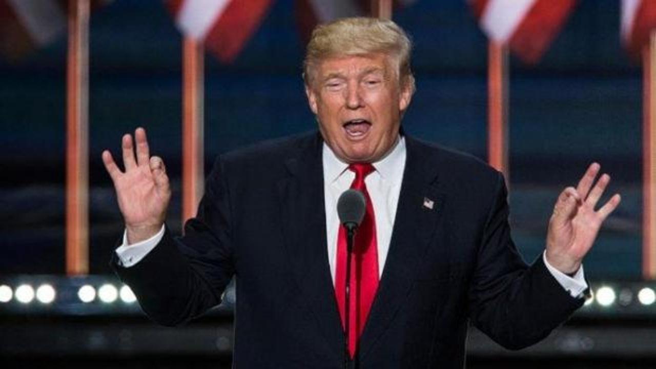 ABD Başkanı Donald Trump'ın sosyal medya paylaşımları ve finansal işlemleri arasındaki ilişkiyi gösteren grafik.