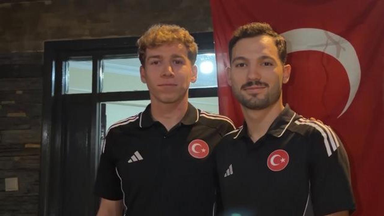 Milli bisikletçiler Ramazan Yılmaz ve Mustafa Tarakcı havaalanında karşılanırken