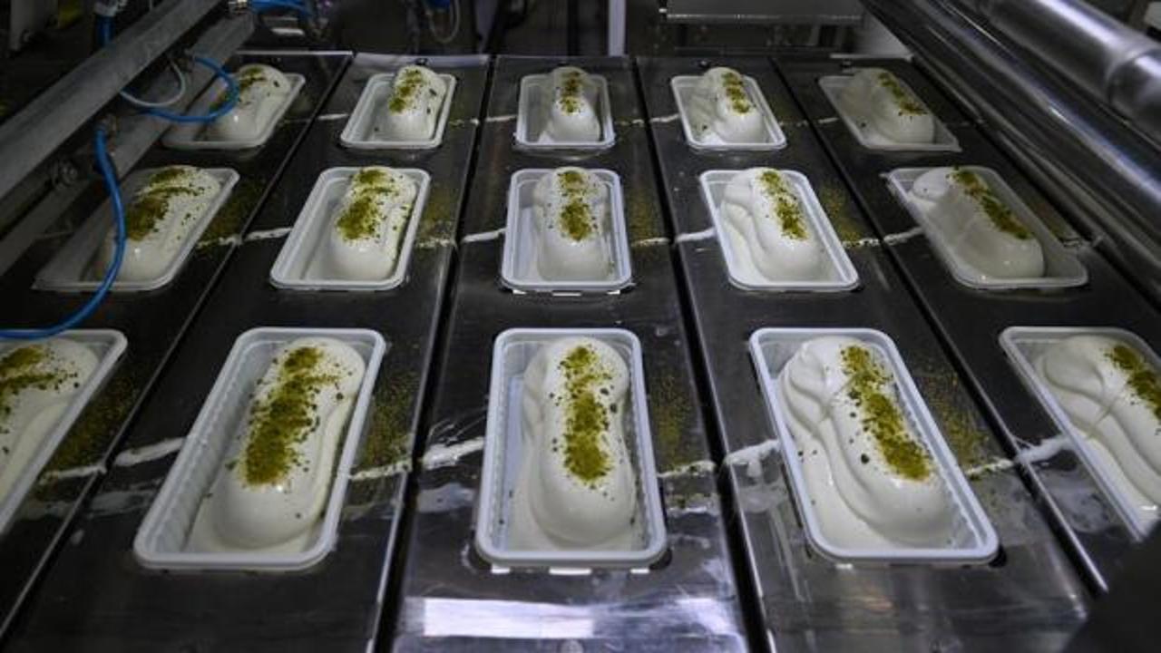 Türkiye'de üretilen dondurmaların sergilendiği bir görüntü.