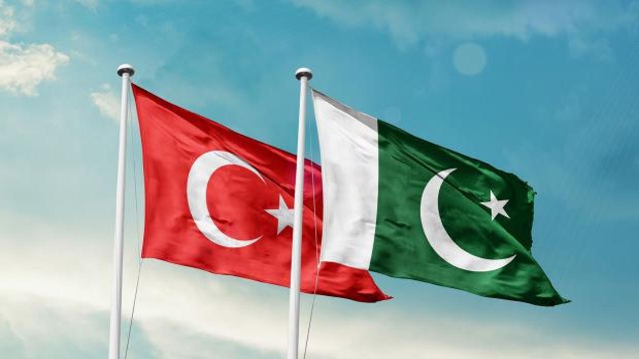 Türkiye, Katar ve Pakistan bayrakları yan yana