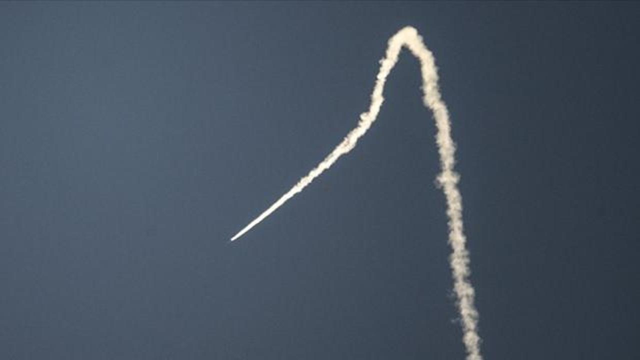 Ürdün ve Kuveyt hava savunma sistemlerinin İran'dan atılan füzeleri engellediğine dair görsel.