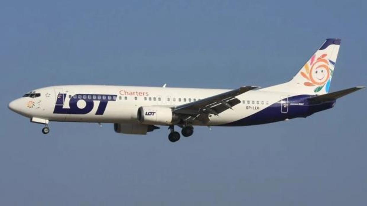 LOT Polish Airlines uçağı iniş yaparken