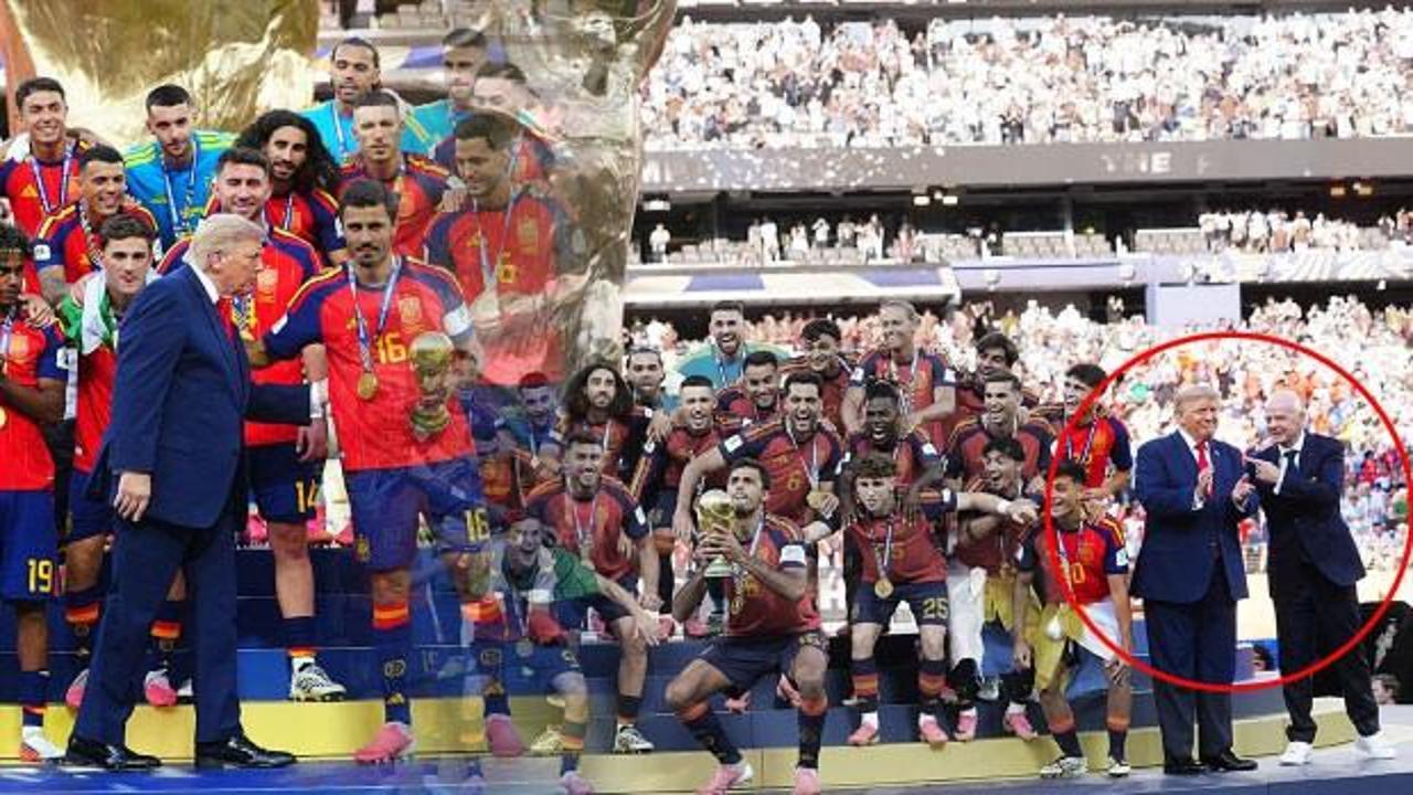Donald Trump'ın FIFA Dünya Kupası kupa töreninde sahneden ayrılmadığı an.