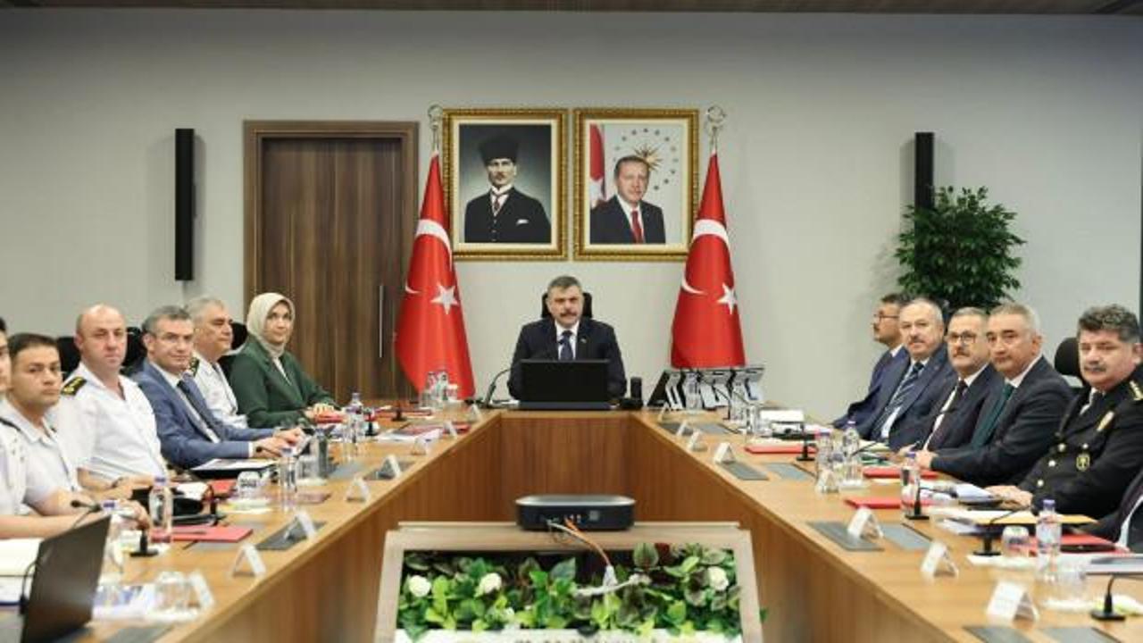 İçişleri Bakanı Mustafa Çiftçi'nin siber güvenlik toplantısı yönettiği bir görsel.