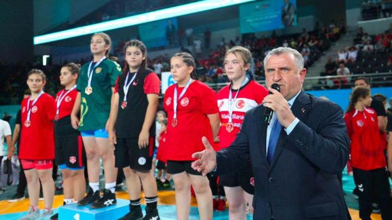 Bakan Bak'tan Başkan Erdoğan'a teşekk&uuml;r!