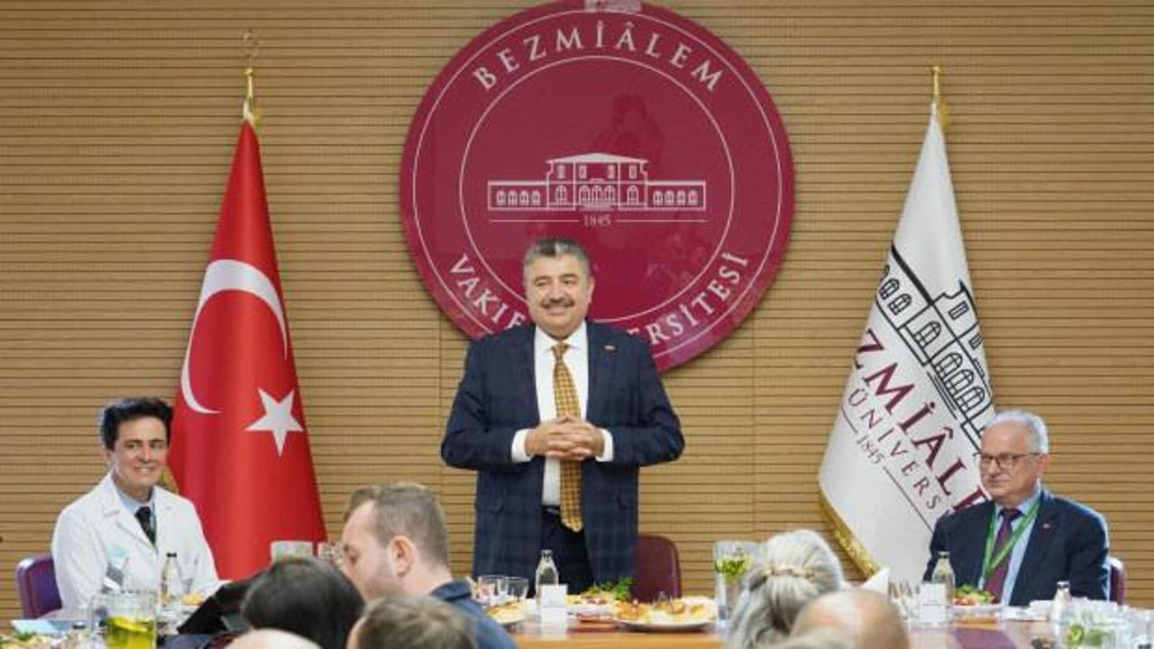 Bezmiâlem Vakıf Üniversitesi Rektörü Prof. Dr. Adem Akçakaya basın mensuplarıyla bir araya geldi