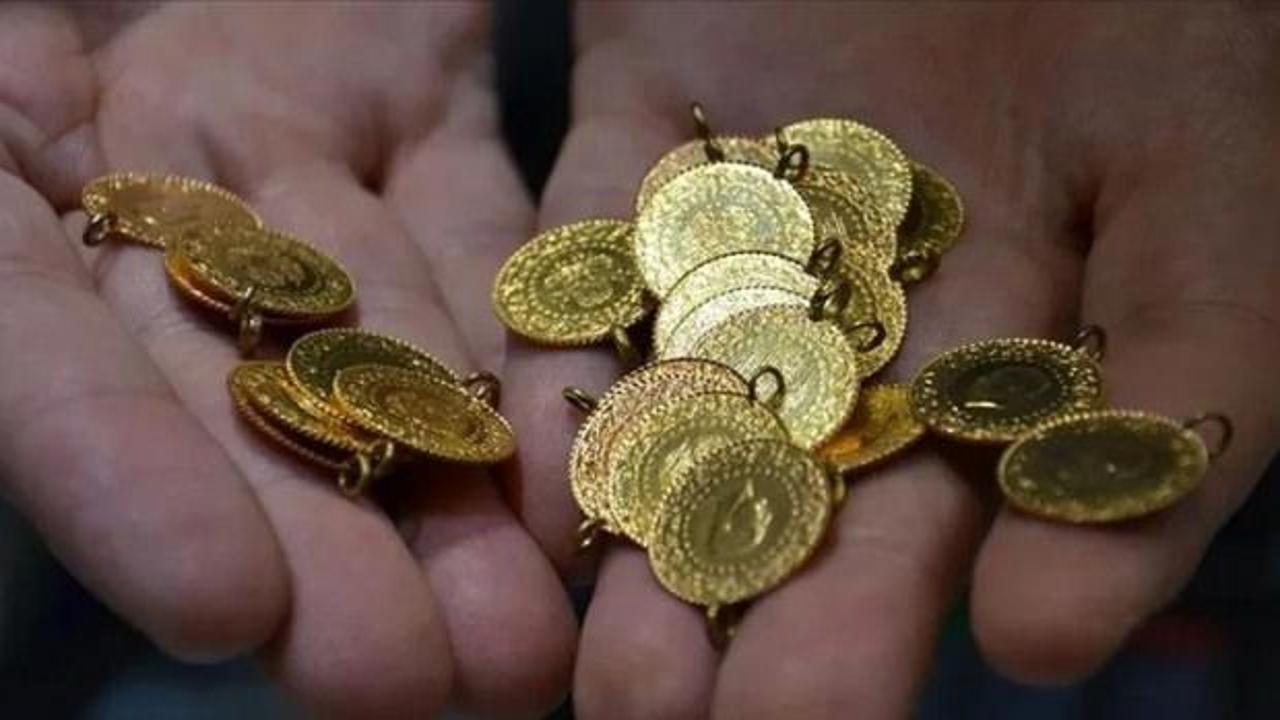Darphane'de üretilen altın sikkeleri ve ziynet altınları görüntüsü.