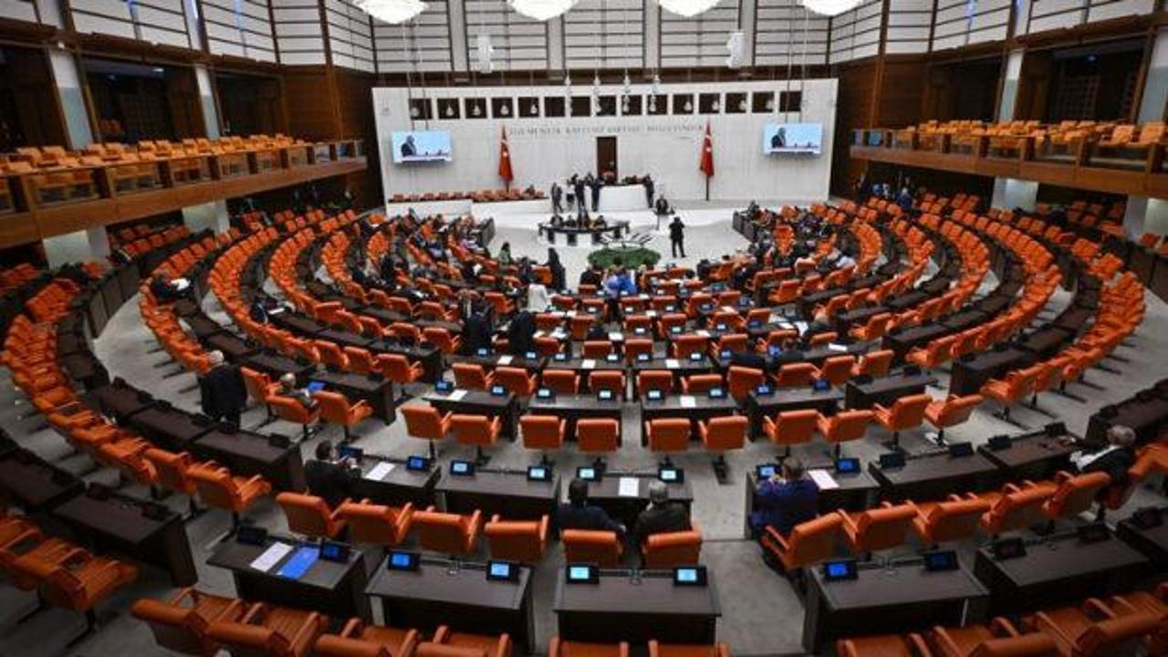 Daha &ouml;nce g&ouml;r&uuml;lmemiş plan! Dikkat &ccedil;eken iddia! 10 vekil daha parti değiştirecek! 