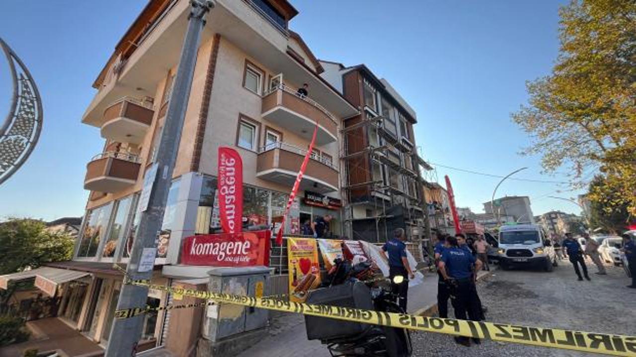 İnşaat iskelesinden d&uuml;şen iş&ccedil;i &ouml;ld&uuml;
