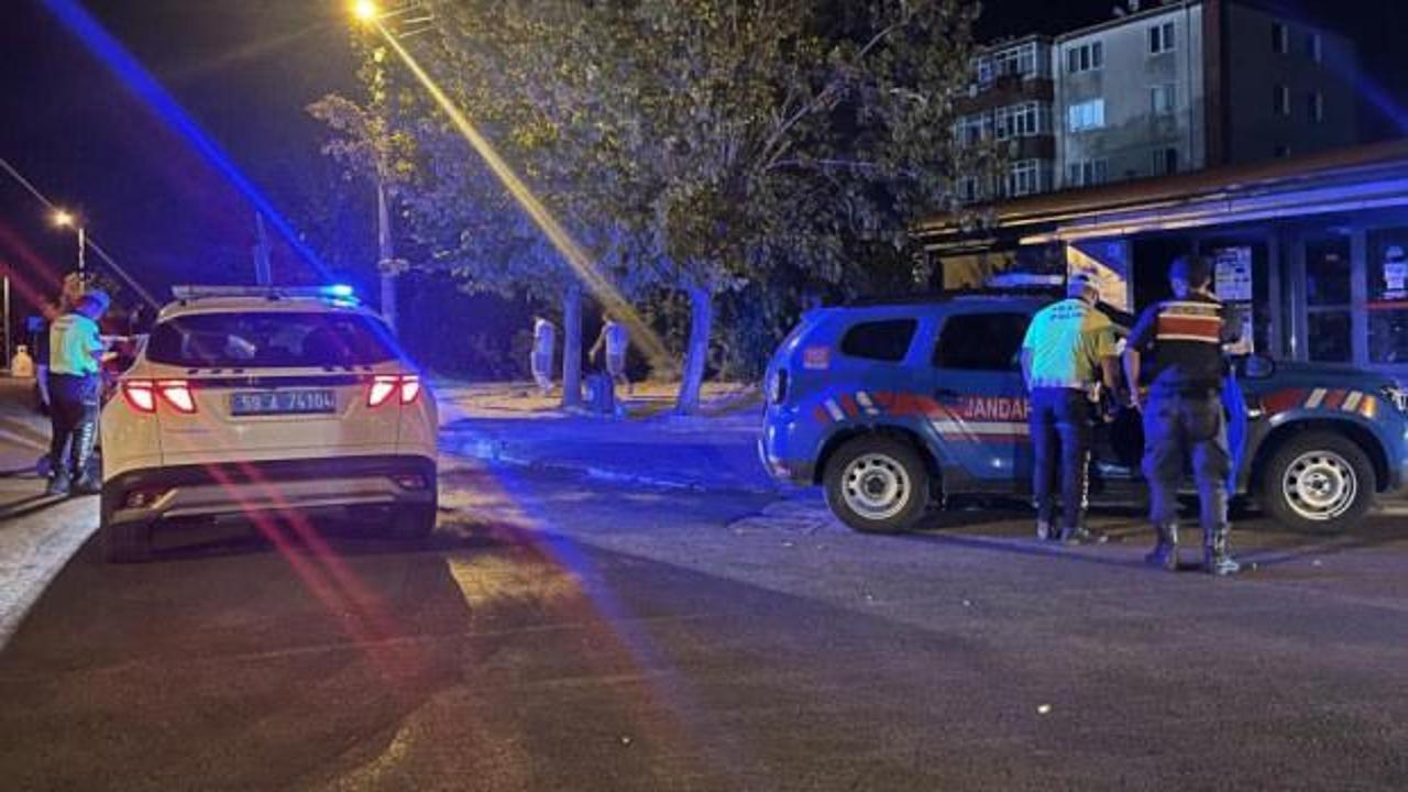 Marmara Ereğlisi'nde polis tarafından durdurulan otomobil ve sürücüsü
