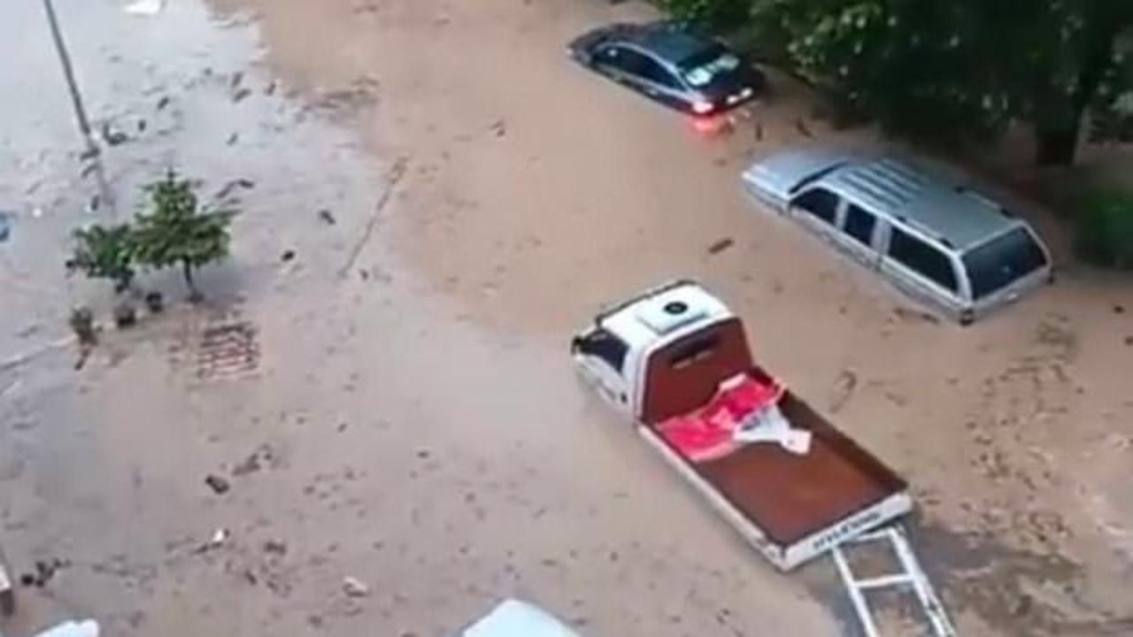 Kastamonu Cide'de sel sularının bastığı sokaklar ve binalar