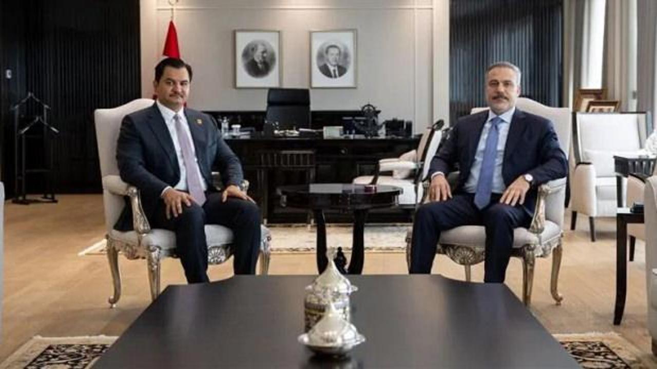 Dışişleri Bakanı Hakan Fidan ve Saddam Hafter'in görüşmesine dair bir görsel.