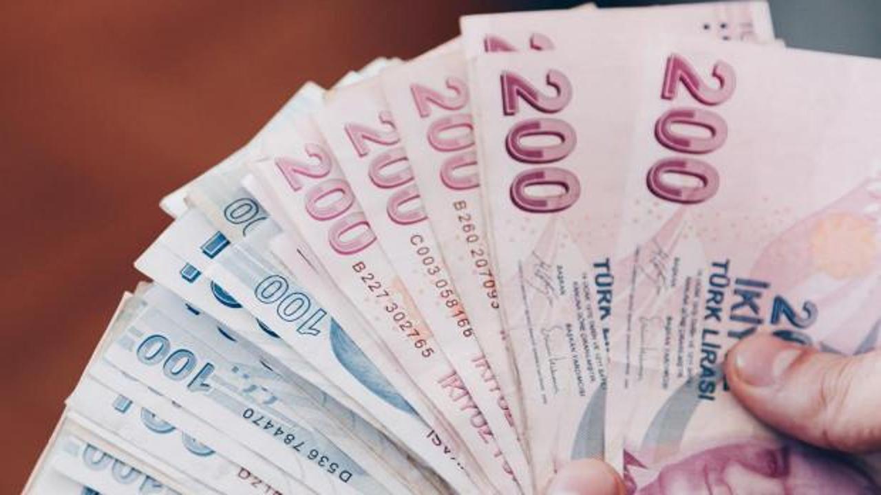 Yükseköğretim Kurulu (YÖK) logosu ve üzerinde eğitim ile ilgili simgeler.