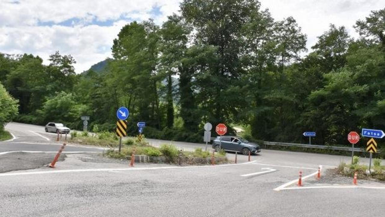 Ordu'da s&uuml;r&uuml;c&uuml;leri zorlayan kavşak: Tabela sayısı 29'dan 19'a indirildi