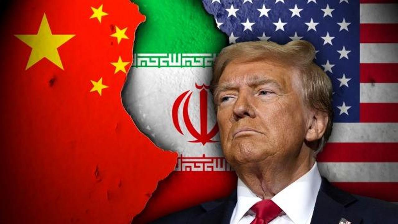 Donald Trump açıklama yaparken